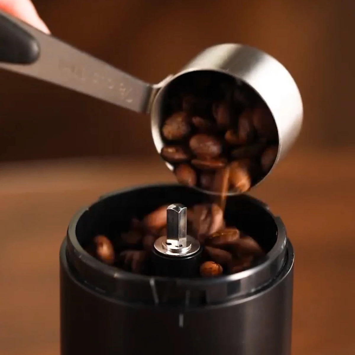 Automatic Coffee Bean Grinder – Portable Rechargeable Ceramic Burr